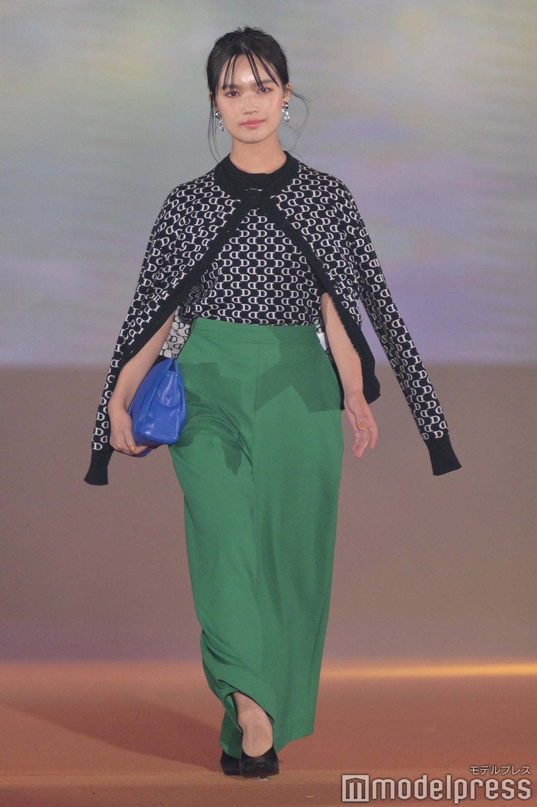 （C）モデルプレス