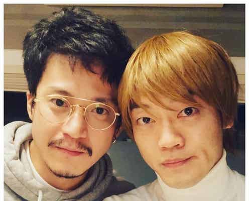 ホンモノの小栗旬、おばたのお兄さんと仲良し2ショ「最高」「じわじわ来る」