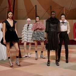 中村アンらが華やかに来場「Dior」2019春夏オートクチュールコレクションお披露目