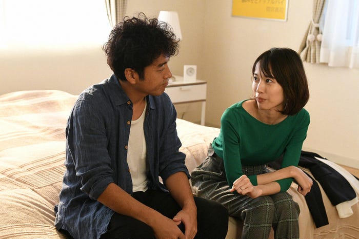 ムロツヨシ、戸田恵梨香/「大恋愛~僕を忘れる君と」第6話より(C)TBS
