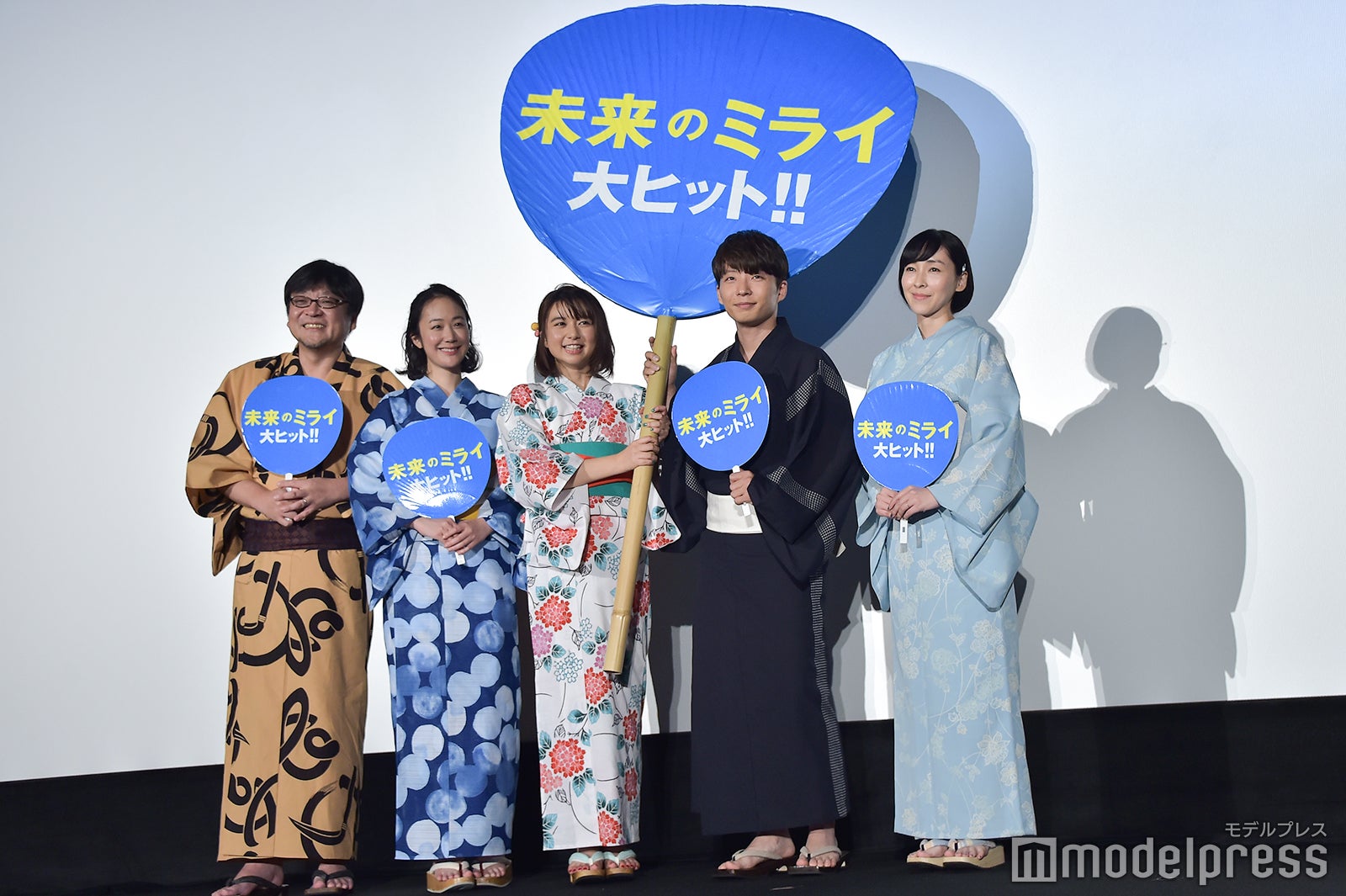 細田守監督、黒木華、上白石萌歌、星野源、麻生久美子（C）モデルプレス