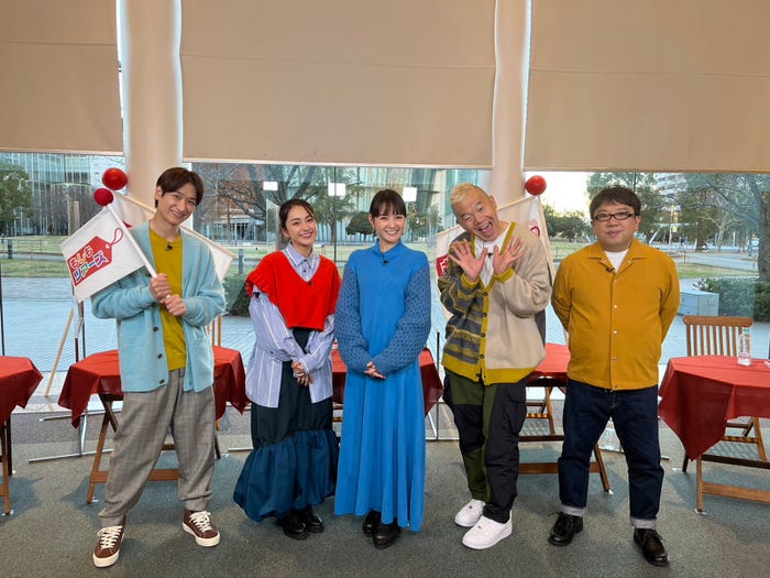 宮田俊哉、平祐奈、葵わかな、ウド鈴木、天野ひろゆき (C)フジテレビ