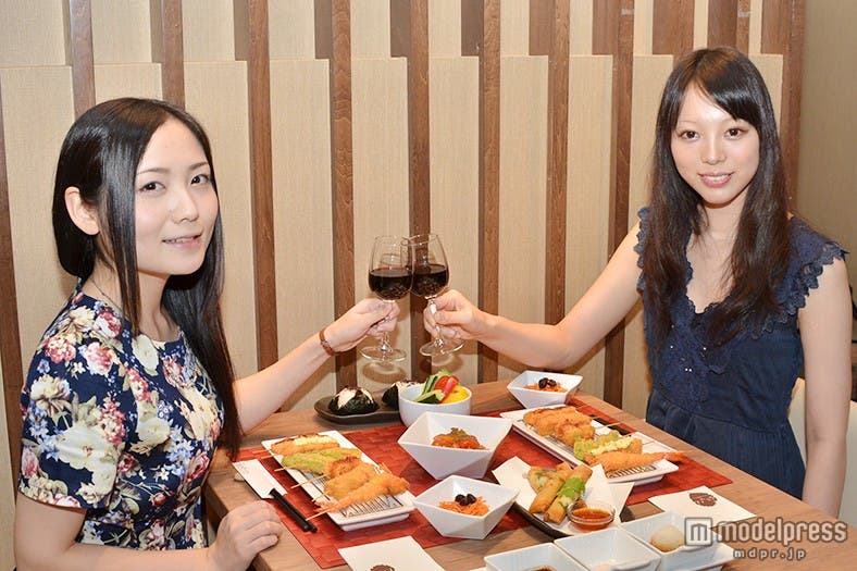 「美味しそう~!」と興奮気味で、乾杯