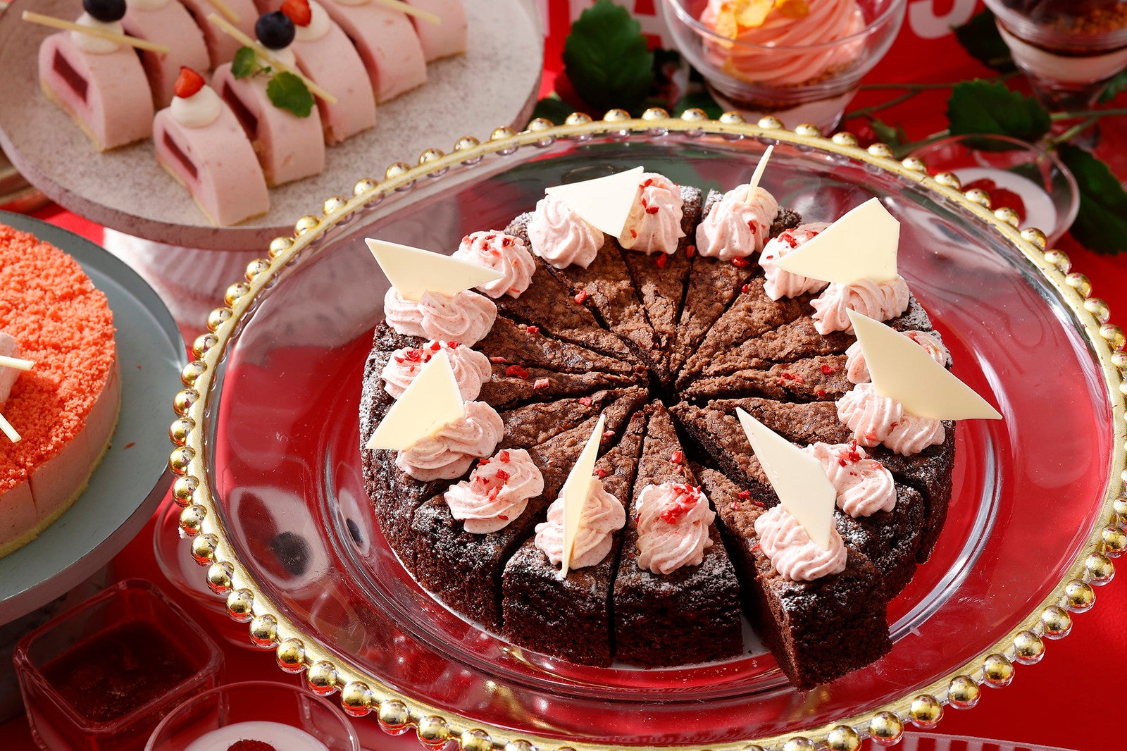 クレイジーストロベリー スイーツブッフェ／提供画像