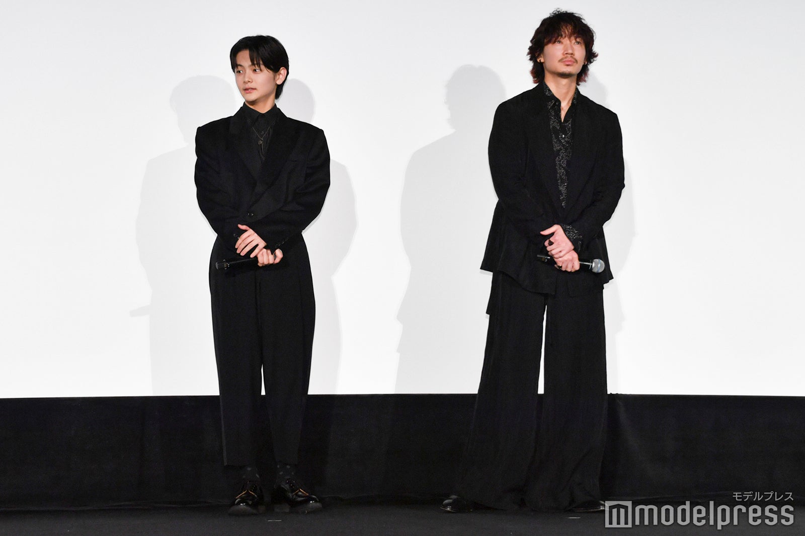 齋藤潤、綾野剛（C）モデルプレス