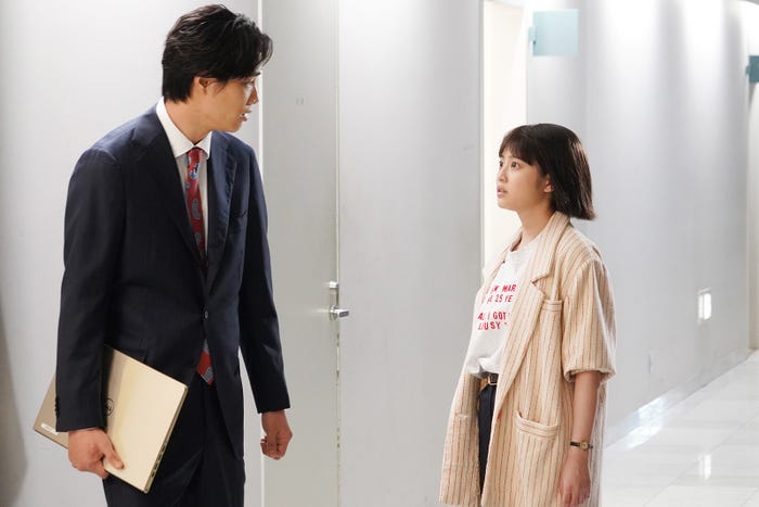 鈴木伸之、今田美桜/「悪女(わる)~働くのがカッコ悪いなんて誰が言った?~」第3話より(C)日本テレビ