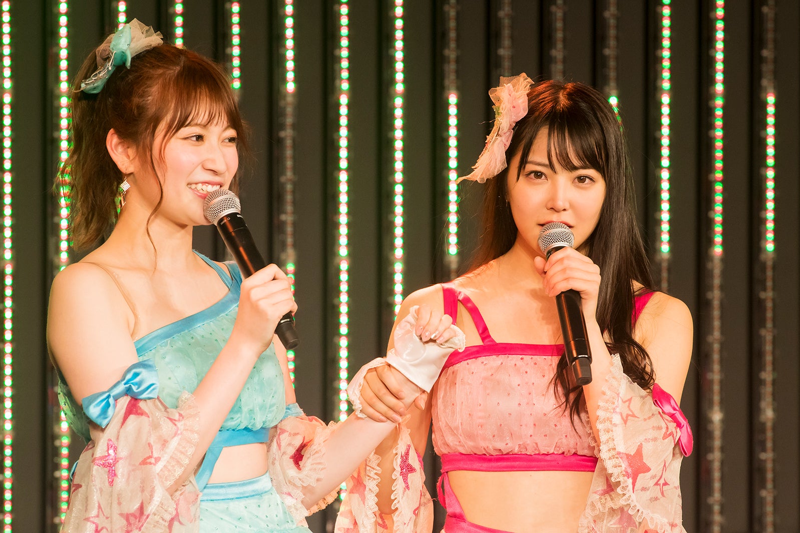 吉田朱里、白間美瑠／NMB48劇場の様子（C）AKS