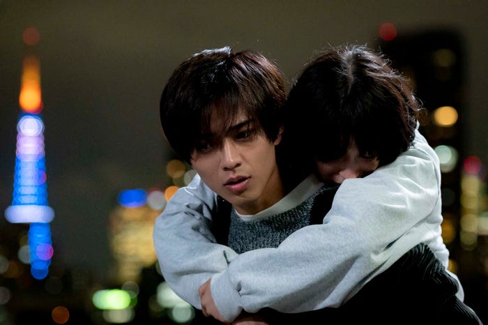 永瀬廉、広瀬すず/「夕暮れに、手をつなぐ」第1話より(C)TBS