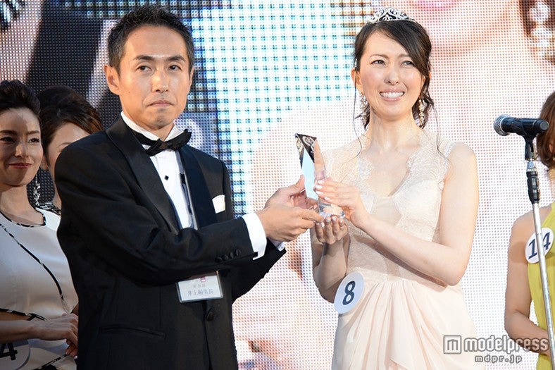 井上智明編集長、小宮山順子さん