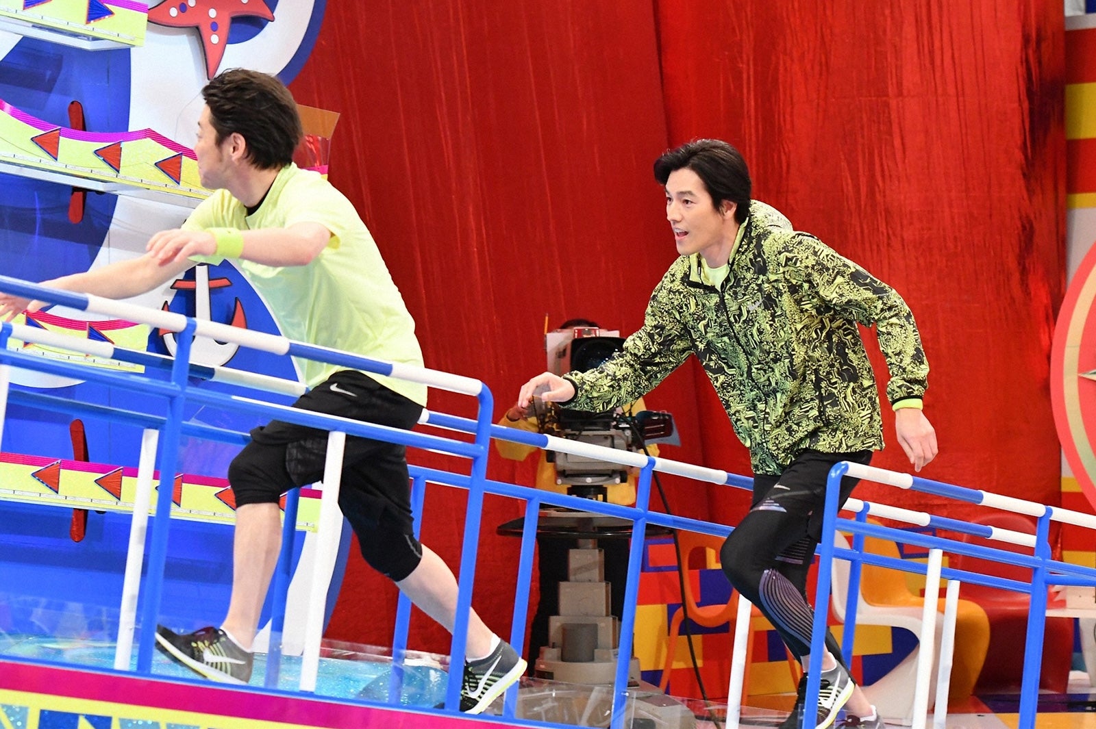 阿部サダヲ、要潤 （C）TBS