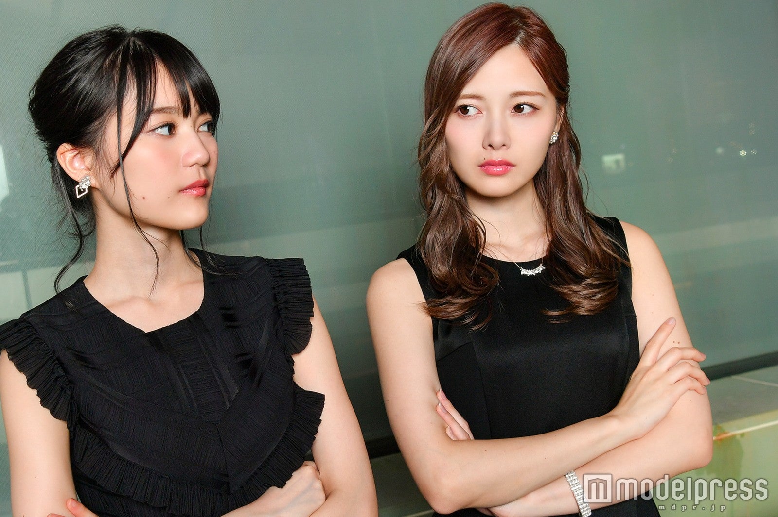 ライバルの真春（白石麻衣）と寧々（生田絵梨花）に「バチバチに睨み合って！」とリクエスト（C）モデルプレス