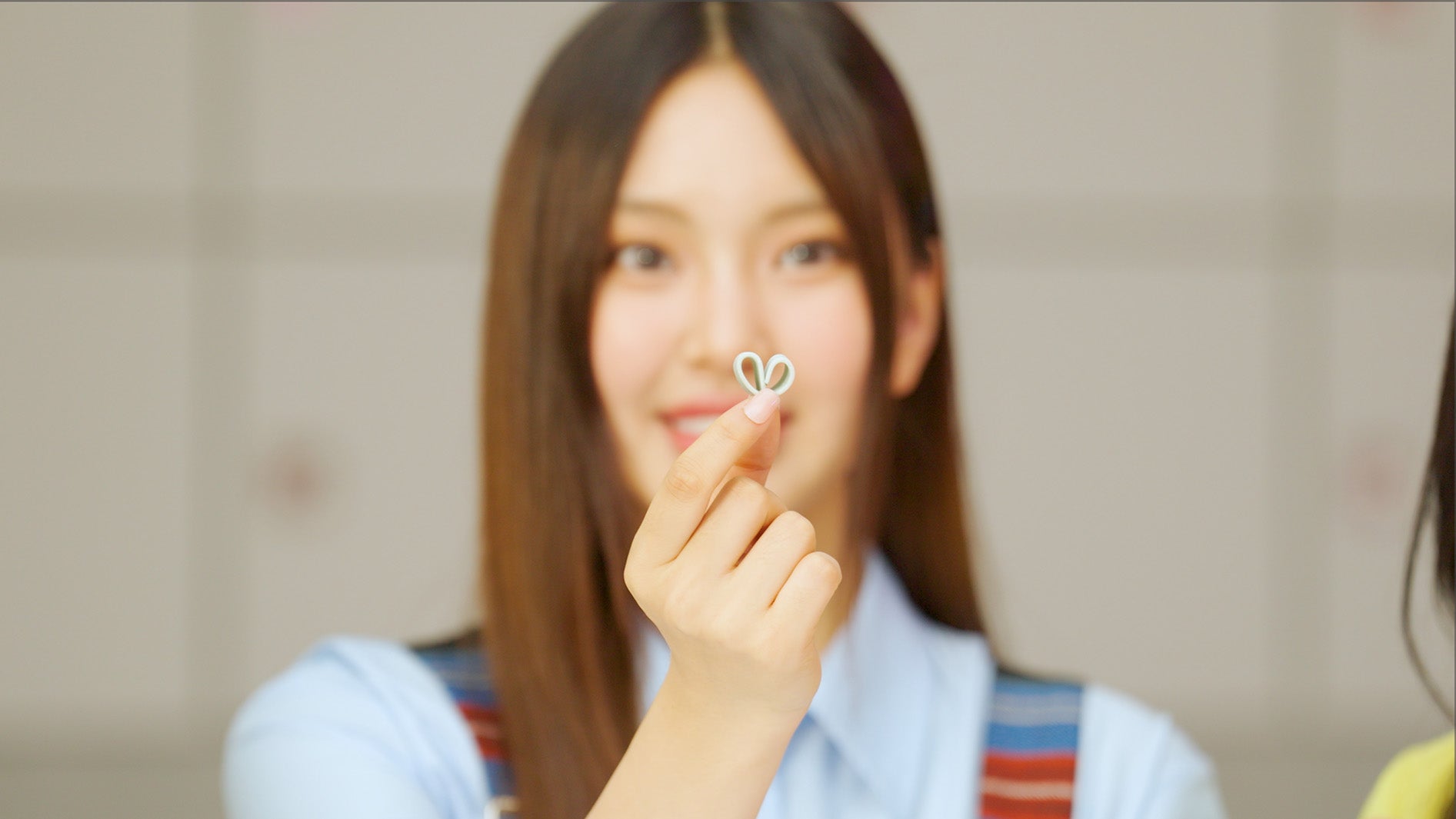 NewJeans／新WEBCM「イタガムになっちゃった！」ビハインド映像より（提供写真）