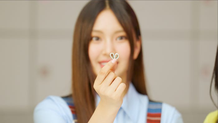 NewJeans/新WEBCM「イタガムになっちゃった!」ビハインド映像より(提供写真)