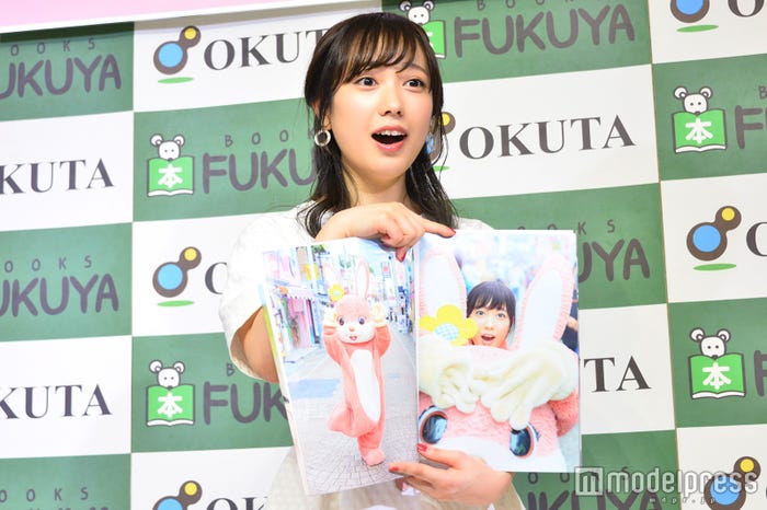 お気に入りは着ぐるみのカット/同じ顔を再現する井上理香子(C)モデルプレス