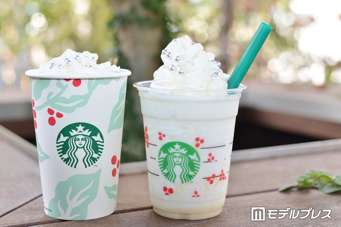 ホワイト チョコレート スノー フラペチーノ(右)とホワイト チョコレート スノー(左) (C)ビューティーガール