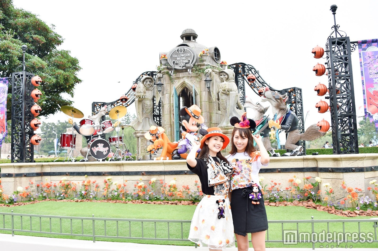 デコレーション／モデル：（左から）松田佳奈子、山本沙樹／（C）モデルプレス（C）Disney