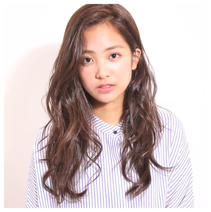 迷ったらコレ どんな年齢層にもハマる髪色はダークブラウンで決まり モデルプレス