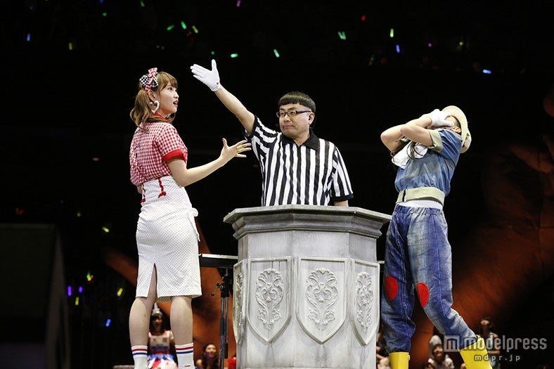 『AKB48グループ じゃんけん大会～拳で勝ち取れ！1／300ソロデビュー争奪戦～』（C）AKS