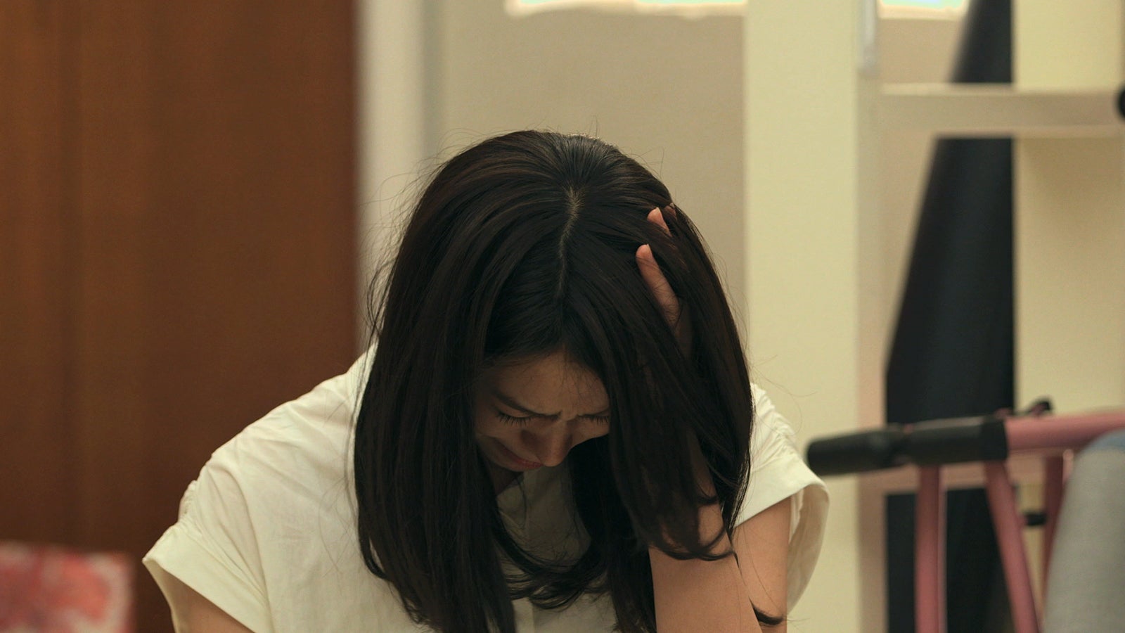 号泣する美咲『TERRACE HOUSE BOYS ＆ GIRLS IN THE CITY』31st WEEK（C）フジテレビ／イースト・エンタテインメント