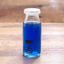 コナン薬瓶ドリンク500円(税抜)(C)青山剛昌/小学館・読売テレビ・TMS 1996