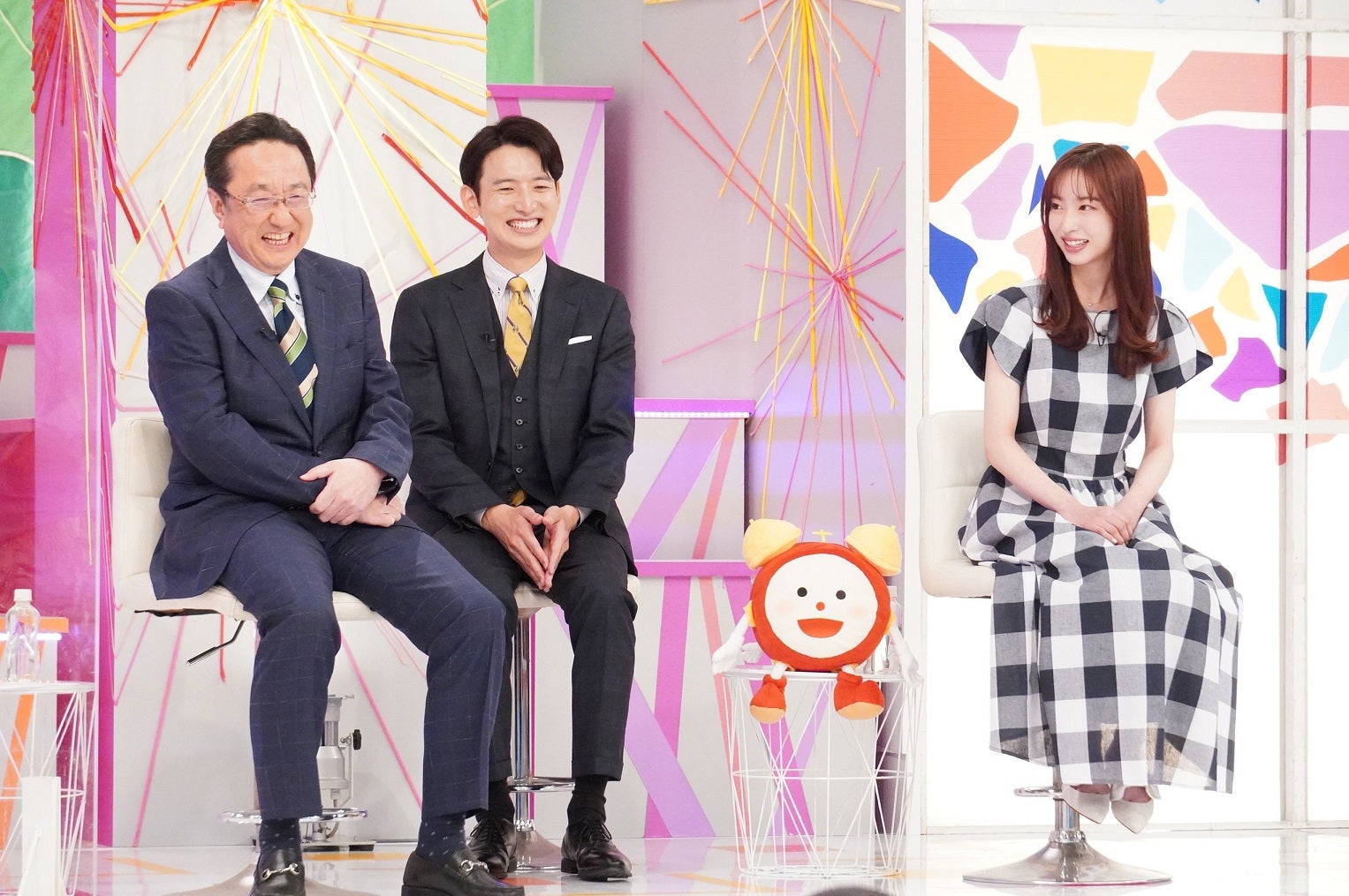 （左から）三宅正治アナウンサー、生田竜聖アナウンサー、林佑香（C）フジテレビ