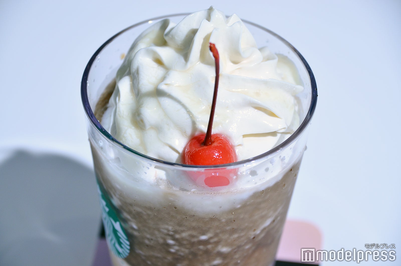 スターバックス コーラ フラペチーノ（C）モデルプレス