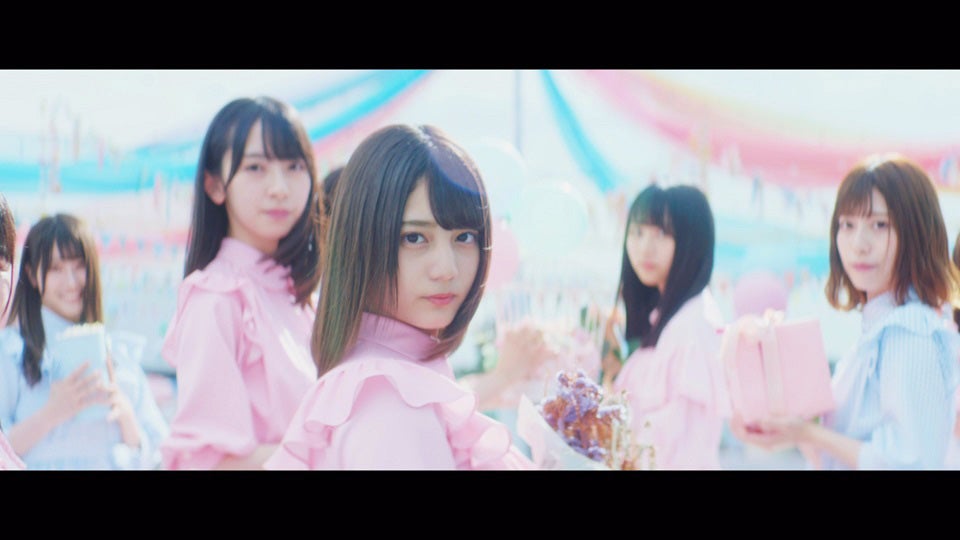 日向坂46「キツネ」Music Videoより（提供写真）