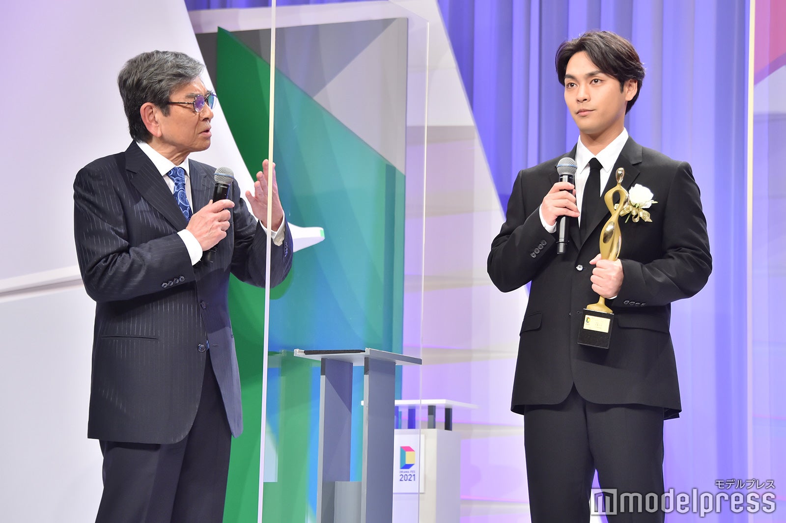 石坂浩二、柳楽優弥（C）モデルプレス