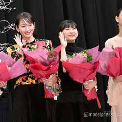 （左から）香川京子、吉岡里帆、伊藤沙莉、嵐莉菜（C）モデルプレス