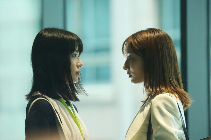 奈緒、田中みな実「あなたがしてくれなくても」第7話より(C)フジテレビ