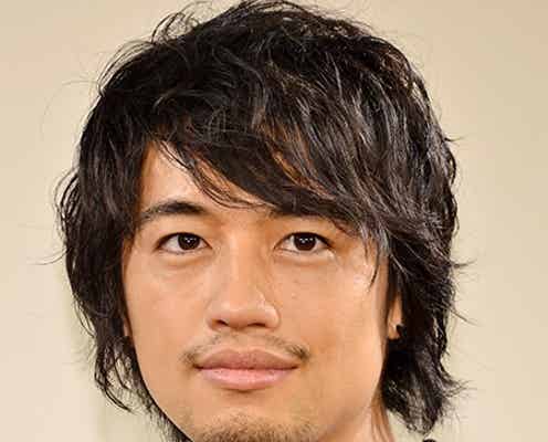 斎藤工、思春期の気まずい瞬間を告白「エロ本が…」