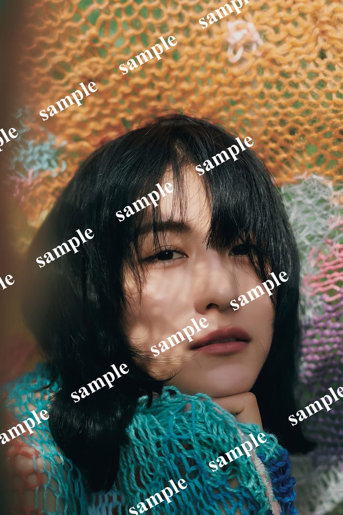 土生瑞穂/紀伊國屋書店梅田本店特典ポストカード/撮影:三瓶康友(C)光文社