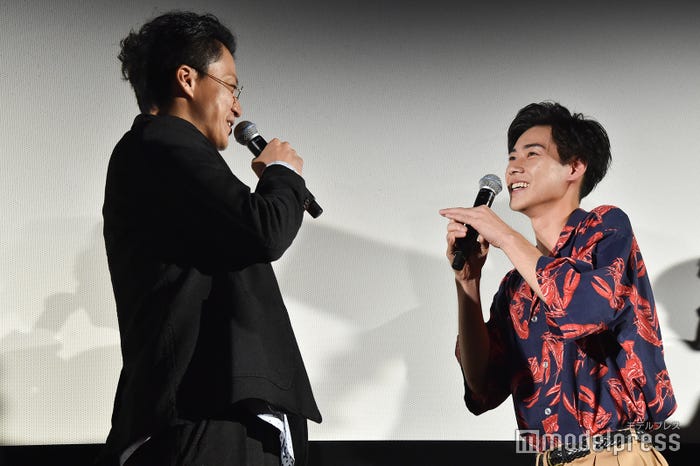 小栗旬、戸塚純貴 (C)モデルプレス