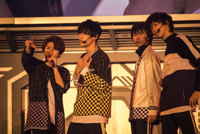 超特急(Photo by:米山三郎/深野輝美)