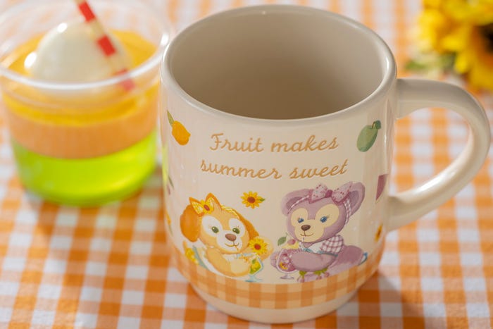 キウイゼリー&オレンジムース、スーベニアカップ付き990円(C)Disney