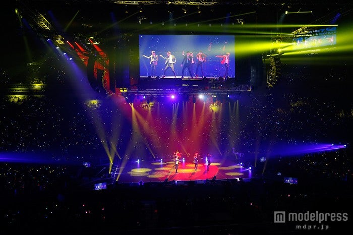 迫力パフォーマンスで魅了した2PM