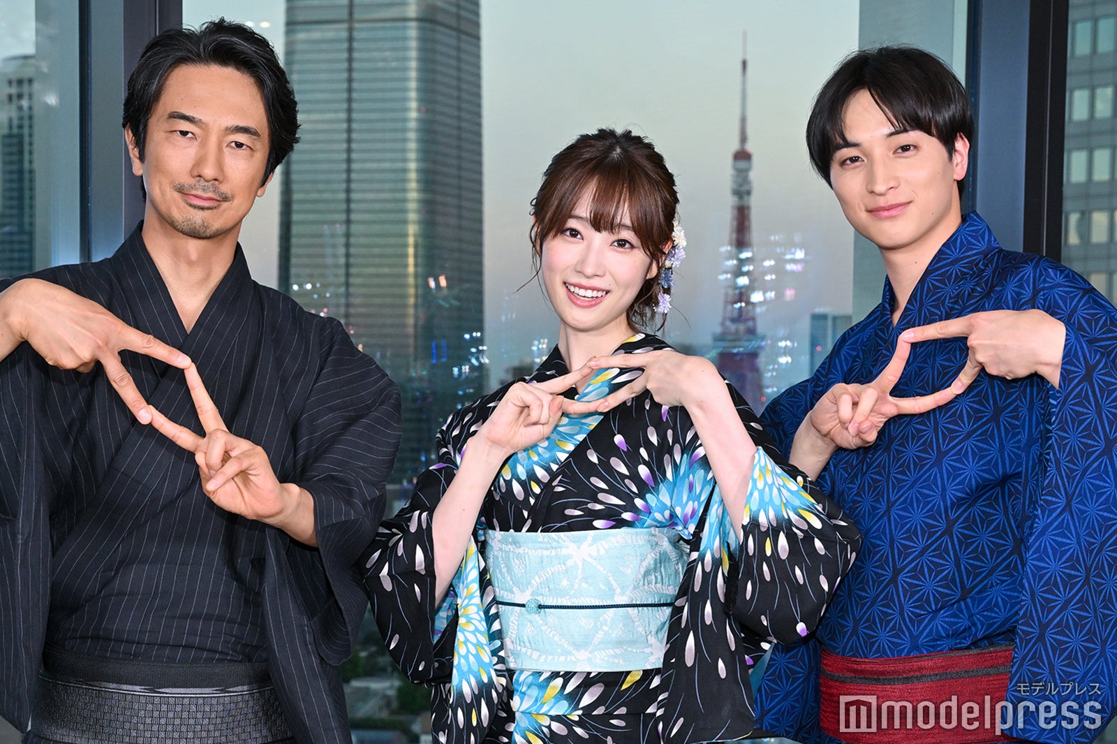 （左から）眞島秀和、高橋ひかる、一ノ瀬颯（C）モデルプレス
