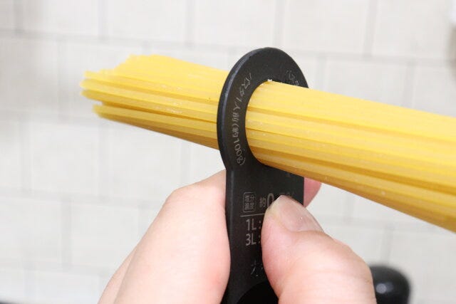 パスタメジャー付計量スプーン　パスタ計量