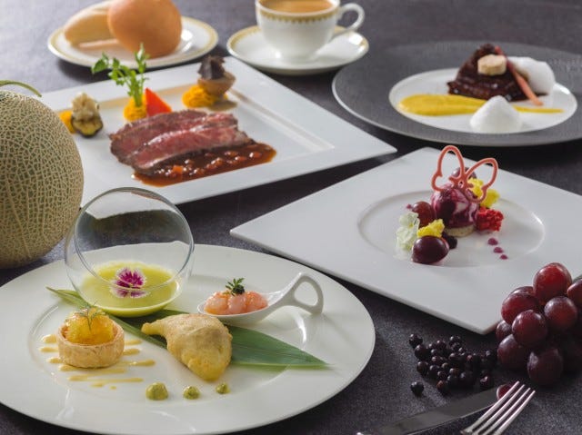 東京ディズニーシー20周年スペシャルコース(9,800円)提供店舗:マゼランズ(C)Disney