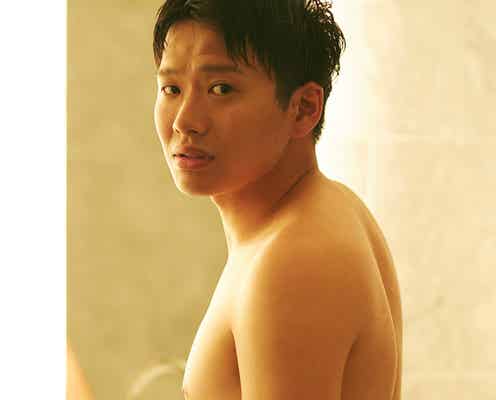 ミキ亜生、おしり丸出し“ヌード”披露 メディアで初脱ぎ