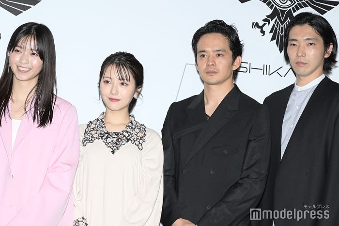 西野七瀬、浜辺美波、池松壮亮、柄本佑 (C)モデルプレス