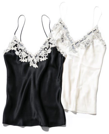 La Perla/トップ¥57,300(税込)、スリップ¥62,300(税込)(C)TOPLOG