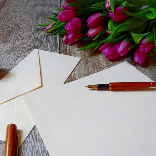 産休前のメッセージはどう贈るのが正解 妊婦さんがもらって嬉しい言葉と注意点 モデルプレス