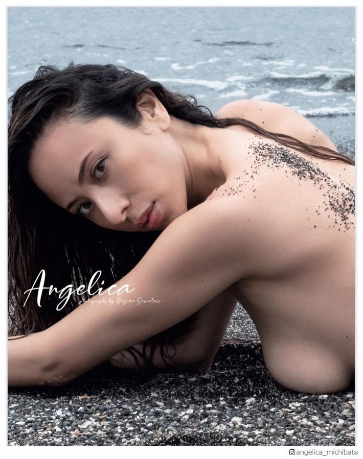 活動再開の道端アンジェリカ、大胆美バスト披露 フルヌード写真集発表
