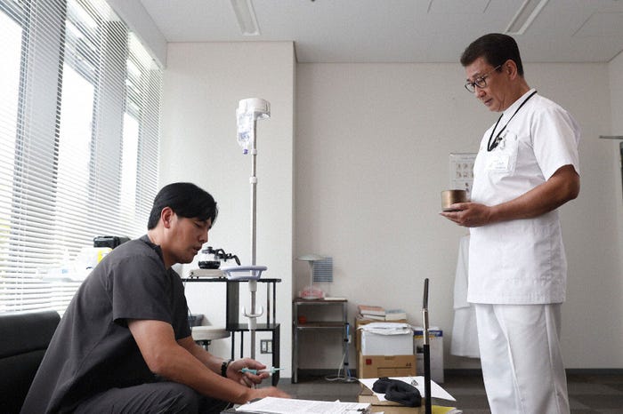 要潤、中井貴一「ザ・トラベルナース」第2話(C)テレビ朝日