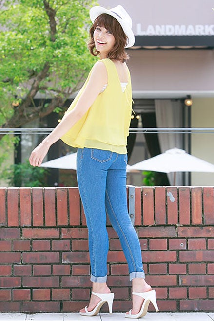 シフォンブラウストップス「神戸レタス」2,790円（税込）／画像提供：神戸レタス