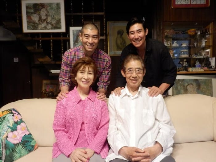 寿美花代さん、高島忠夫さん、高嶋政宏、高嶋政伸(提供写真)