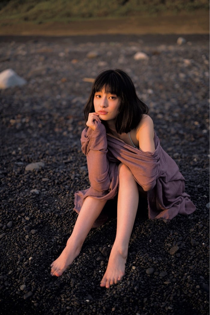 注目の女優・吉川愛、眩しいビキニショットに釘付け …