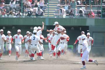 智弁和歌山が接戦制し3年連続の夏の甲子園 山田が勝ち越し打含む4安打 中谷監督「いつ負けてもおかしくなかった5試合をこなしてこれた」
