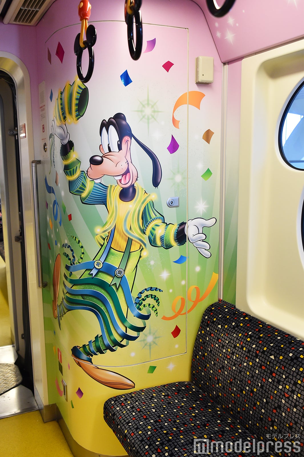 ディズニーリゾートラインも35周年仕様（C）モデルプレス（C）Disney